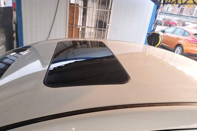 Used Roewe 350 2015 1.5L Manual Luxury Sunroof Edition
