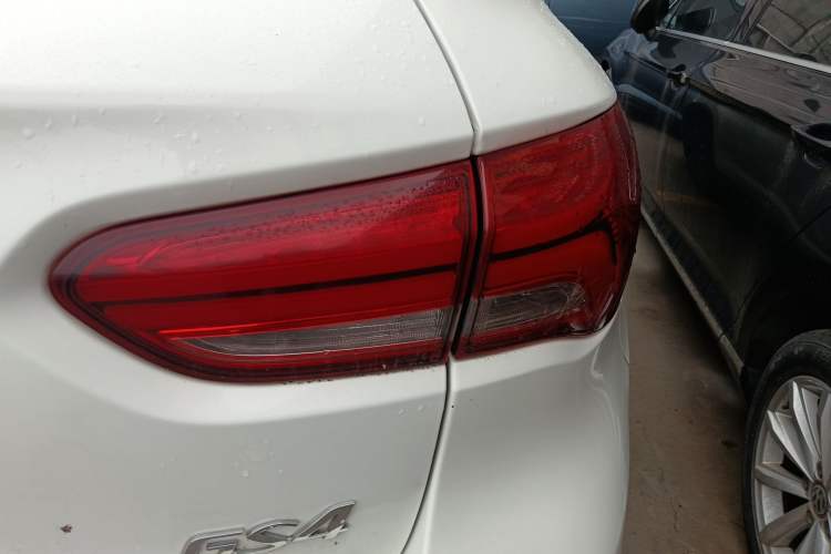 Used GAC Trumpchi GS4 2019 270T Automatic Two-Wheel Drive Elite Edition Right Rear Taillight