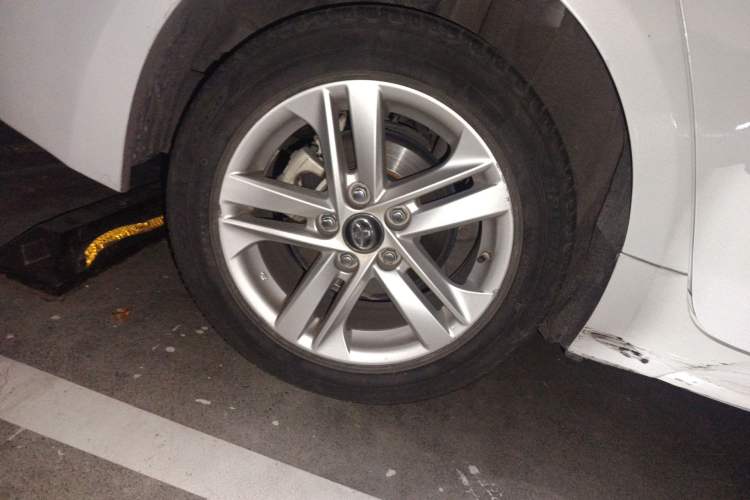 Used Toyota Levin 2021 185T CVT Luxury Edition Right Front Wheel Hub