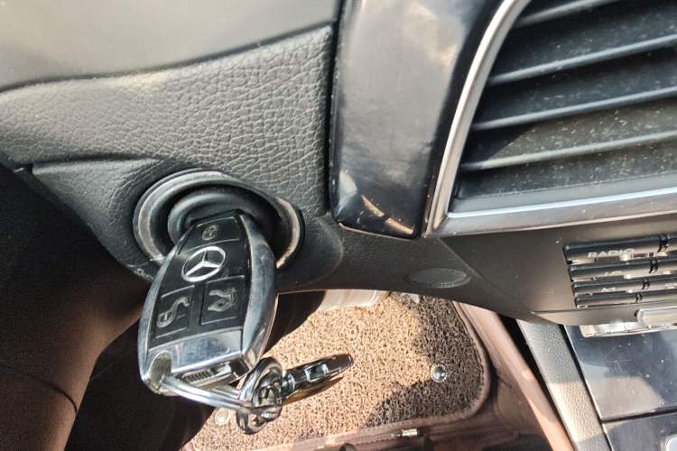 Used Mercedes-Benz C-Class 2010 C 180K Classic model Vehicle Key