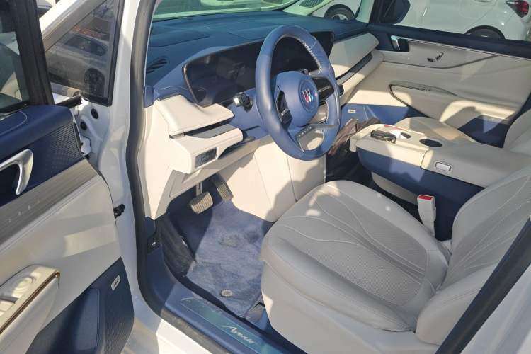 Used Buick GL8 New Energy 2024 Lu Zun Luxury Edition 7-Seater
