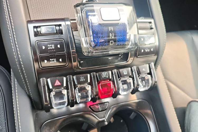 Used Formula Leopard 5 2023 Navigator Edition