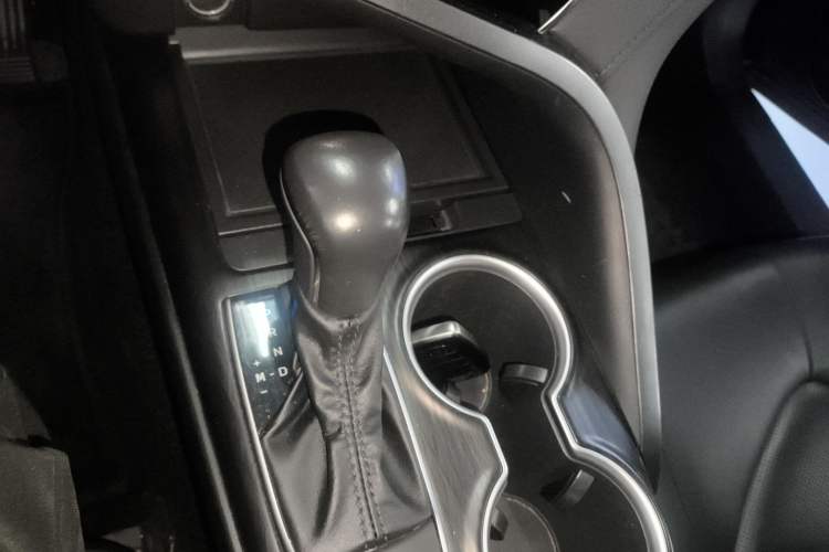 Used Toyota Camry 2023 2.0GVP Premier Edition Gear Lever