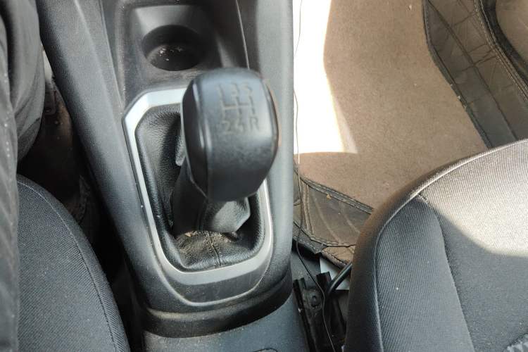 Used Peugeot 301 2016 1.6L Manual Comfort Edition Gear Lever