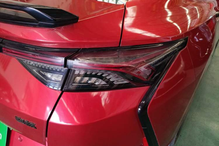 Used Dongfeng Aeolus Yixuan 2022 230T Automatic Adaptive-Beam Knight Edition