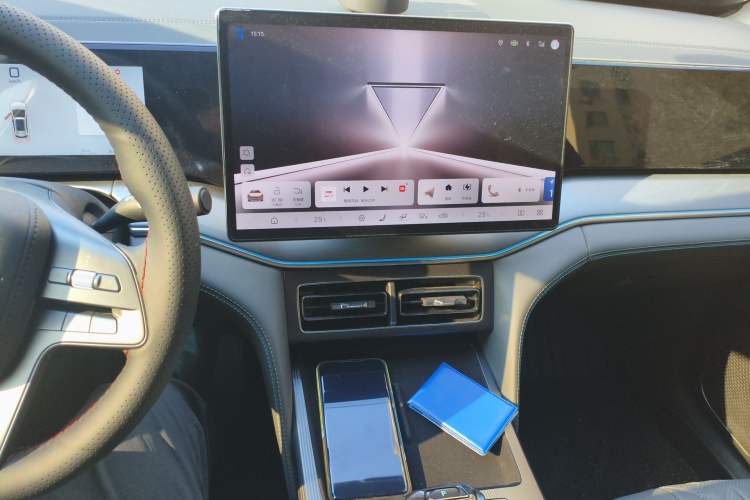 Used BYD Song L DM-i 2025 Intelligent Driving Version 112 km Beyond-Range Type Audio And AC Panel