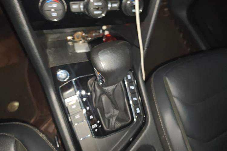 Used Volkswagen Tiguan L 2019 330TSI Automatic Two-Wheel Drive Smart Luxury Version China VI Standard Gear Lever