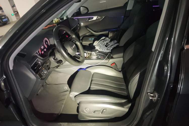 Used Audi A4L 2020 40 TFSI quattro Luxury Dynamic Model
