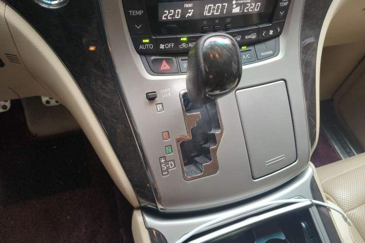 Used Toyota Alphard 2012 3.5L Luxury Edition

