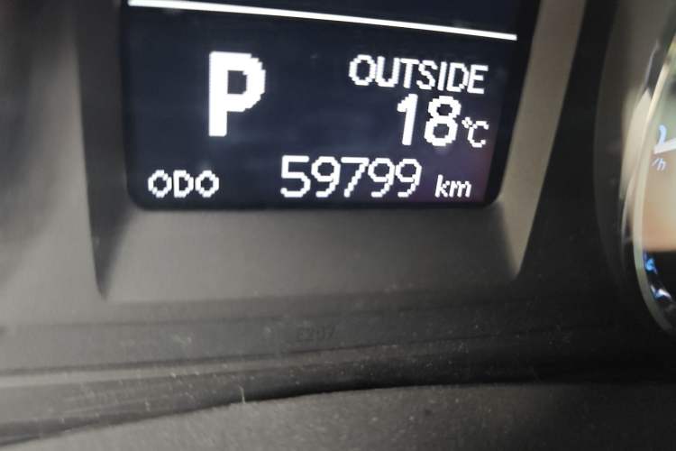 Used Toyota Corolla 2017 Revised Version 1.2T S-CVT GL-i Odometer Close Up