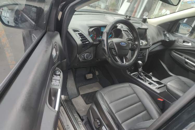 Used Ford Kuga 2017 EcoBoost 180 Two-Wheel-Drive Tiger Leap Model
