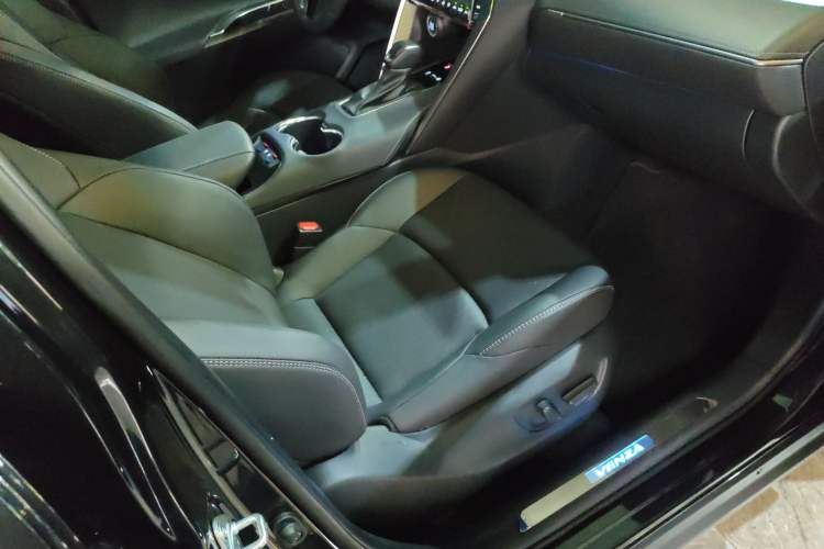 Used Toyota Venza 2024 2.0L CVT Two-Wheel Drive Prestige Edition