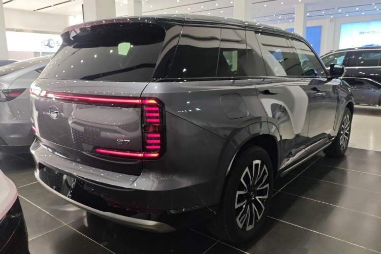 Used GAC Trumpchi Xiangwang S7 2025 205 km Max Version Rear Right 45 Deg