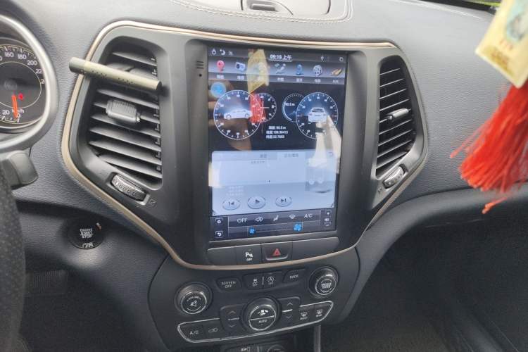 Used Jeep Cherokee 2016 2.4L Professional Edition
