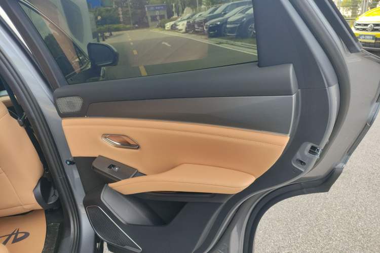 Used BYD Song L DM-i 2024 112 km Beyond Edition