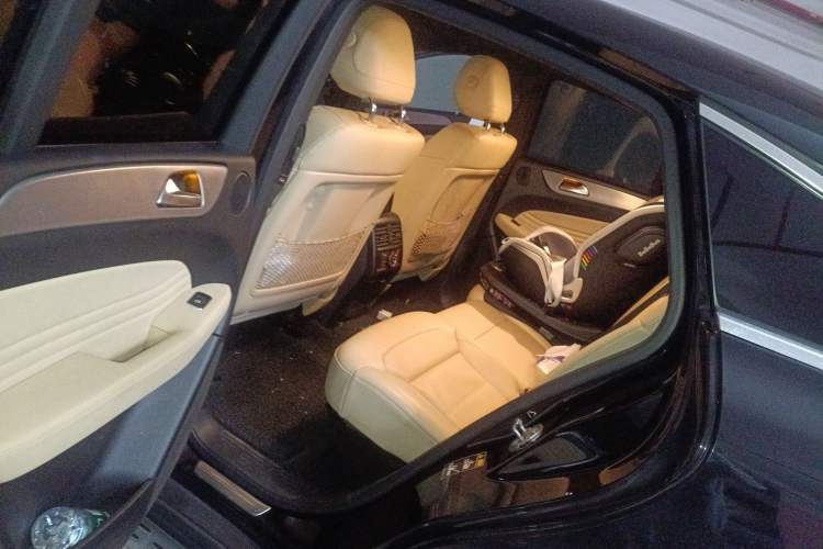 Used Mercedes-Benz GLE Coupe 2017 GLE 400 4MATIC Coupe SUV Left Rear Seat