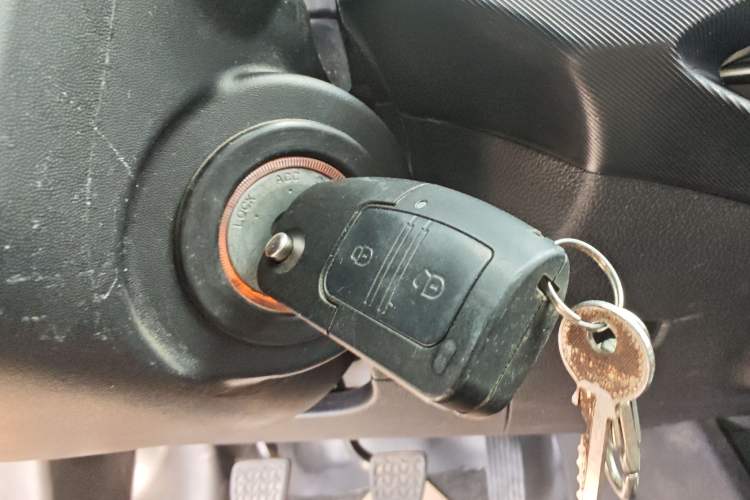 Used JMC Baodian 2023 2.5T Diesel Two-Wheel Drive Comfort Edition Flat-Base Cargo Bed Long Wheelbase JX4D25A6L Interior 1