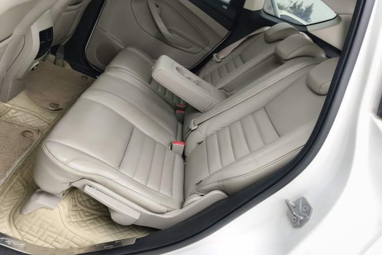 Used Ford Kuga 2013 2.0L GTDi Four-Wheel Drive Premium Model Left Rear Seat