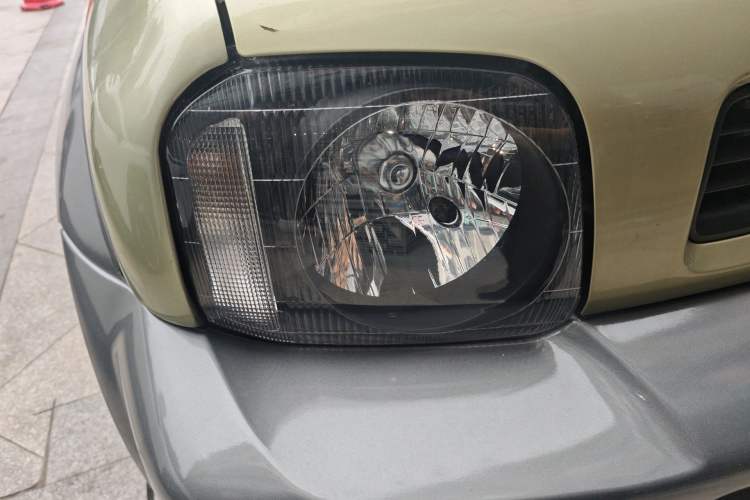 Used Suzuki Jimny 2011 1.3 AT Right Front Headlight