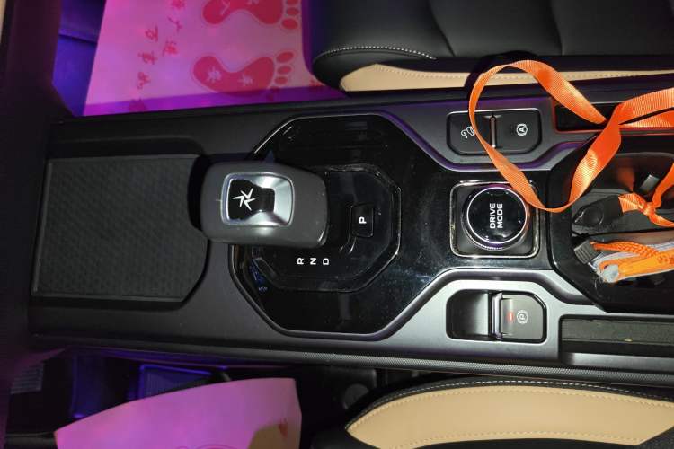 Used Geely Auto icon 2023 1.5TD Chocolate Smoothie Edition Gear Lever