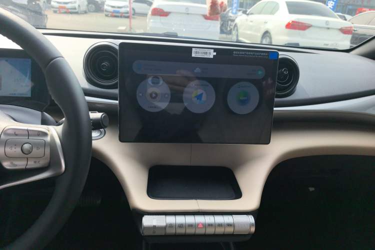 Used BYD Dolphin 2025 420km Free Edition Audio And AC Panel