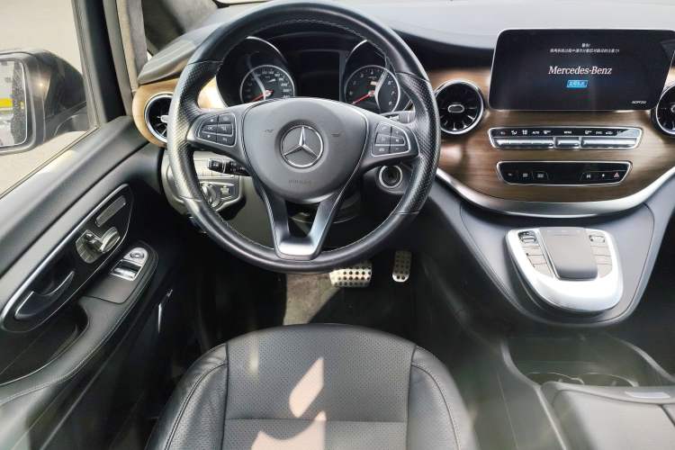 Used Mercedes-Benz V-Class 2020 V 260 L Long-wheelbase Luxury Edition Steering Wheel
