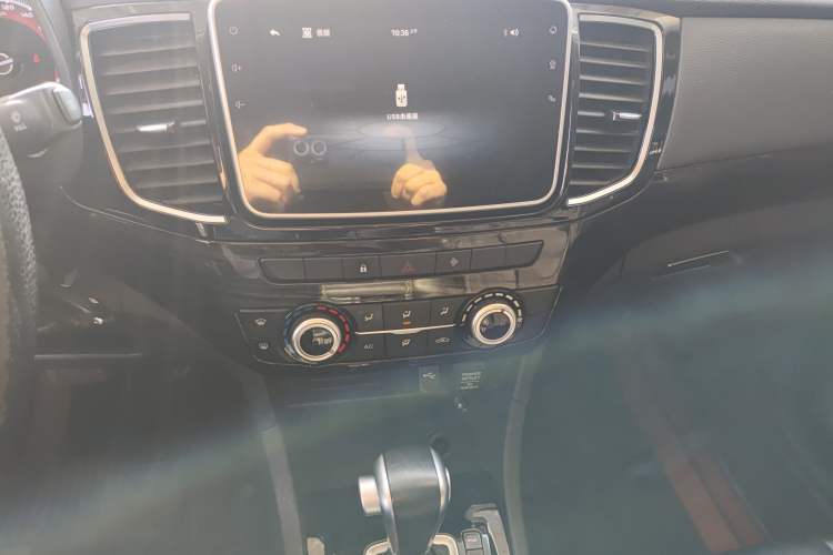 Used Isuzu D-MAX 2020 2.5T Two-Wheel Drive Automatic Navigation Version China VI Emission Standard Extended Length JE4D25Q6A