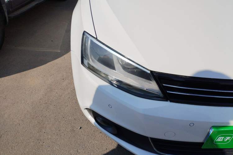 Used Volkswagen Sagitar 2014 Revised Version 1.4TSI Automatic Luxury Edition Right Front Headlight