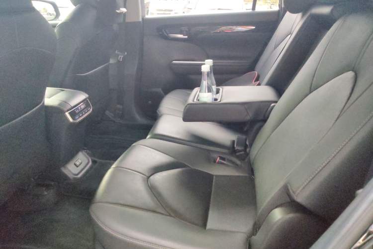 Used Toyota Highlander 2022 Dual-Engine 2.5L Four-Wheel Drive Prestige Version 7 Seats