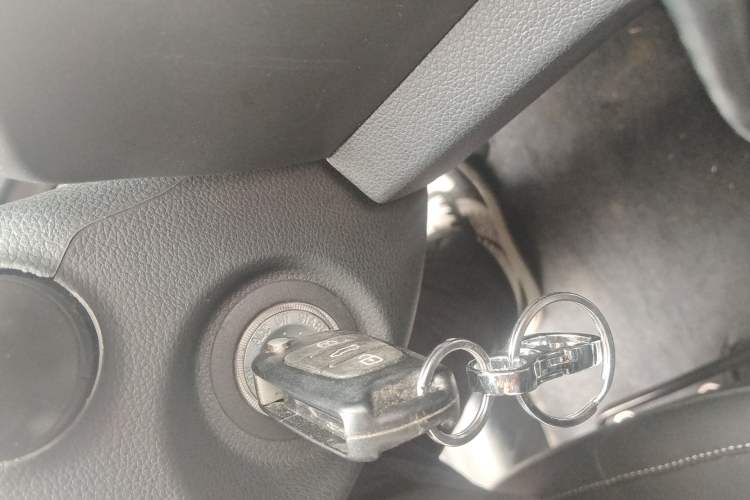 Used Kia Sportage R 2012 2.0L Automatic Two-Wheel Drive GL Trim Vehicle Key