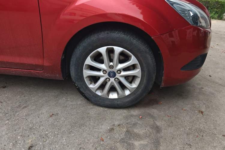 Used Ford Focus 2013 Hatchback Classic 1.8L Automatic Base Model
