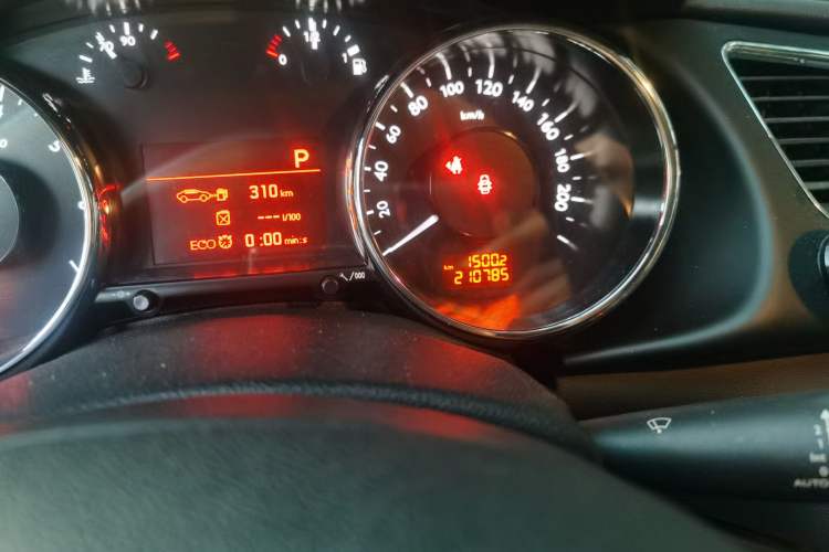 Used Peugeot 3008 2015 1.6THP Automatic Prestige Edition Odometer Close Up