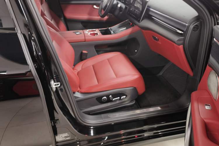 Used Hima AITO M5 2025 Extended-Range Ultra Rear-Wheel-Drive Version Right Front Seat