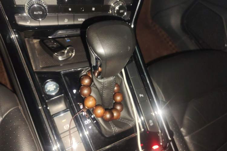 Used Volkswagen Phideon 2018 Revised Version 380TSI Two-Wheel Drive Business Edition
