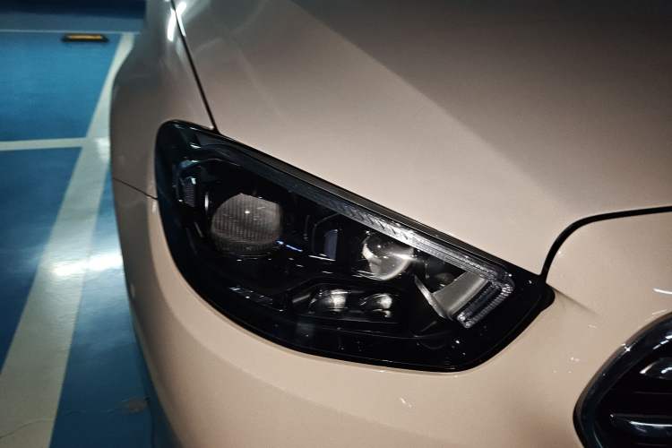 Used Mercedes-Benz E-Class 2021 E 260 L 4MATIC Right Front Headlight