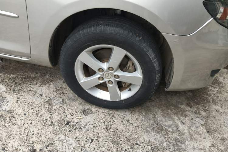 Used Mazda 3 2007 1.6L Automatic Standard Edition Right Front Wheel Hub