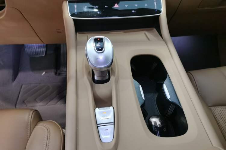 Used VOYAH Dream 2022 Low-Carbon Edition Home Gear Lever