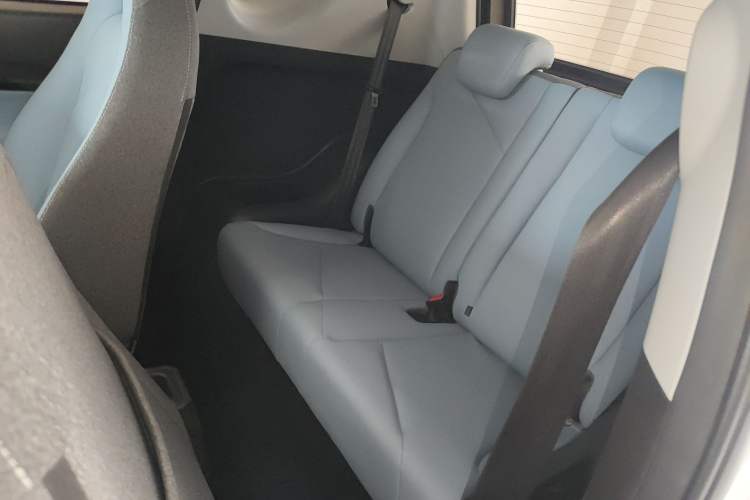 Used Chery Little Ant 2022 Revised Version Sweet Pink Edition Half-Sugar Version Lithium Iron Phosphate 30.7 kWh 30 kW 301 km