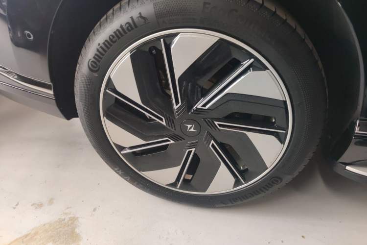 Used Dongfeng eπ eπ008 2024 210Max Range-Extended Version 6 Seats