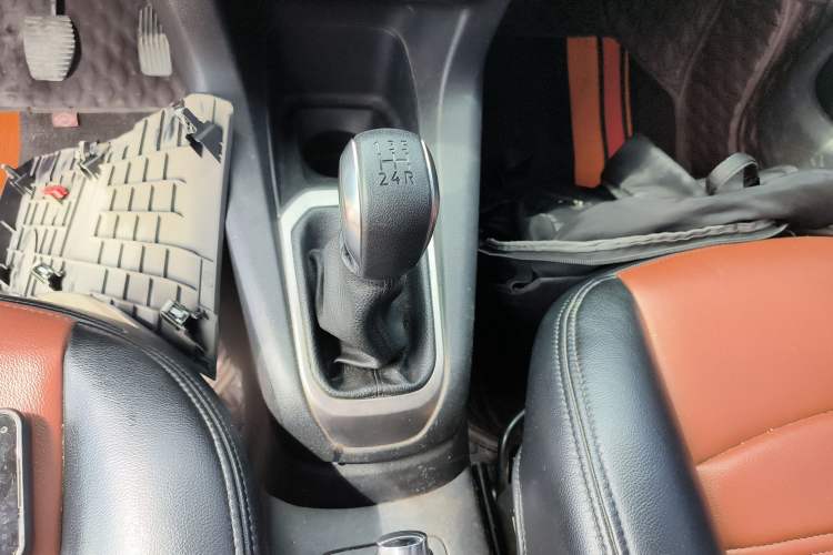 Used Peugeot 301 2014 1.6L Manual Comfort Edition Gear Lever