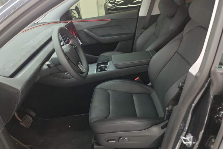 Used Tesla Model Y 2025 Long-Range All-Wheel Drive First Edition