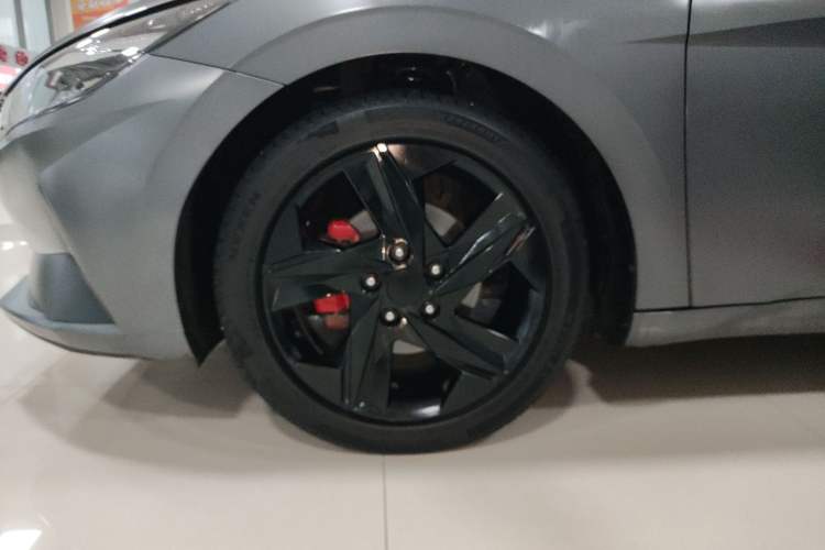 Used Hyundai Elantra 2022 1.5L CVT 20th Anniversary Edition Left Front Wheel Hub