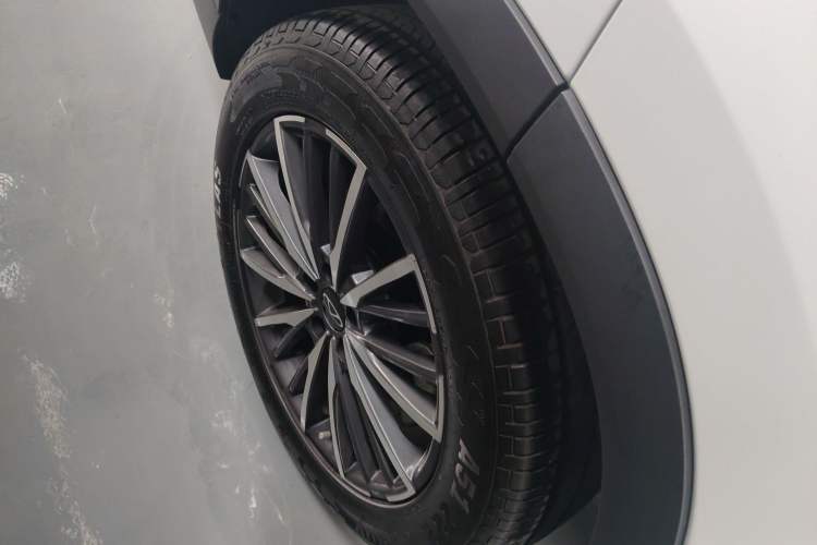 Used Chery Tiggo 8 PRO 2025 290T Two-Wheel Drive Prestige Edition Right Rear Wheel Hub