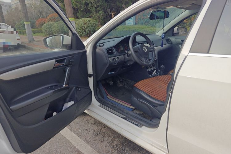 Used Volkswagen Lavida 2013 Restyled Classic 1.6L Manual Comfort Edition