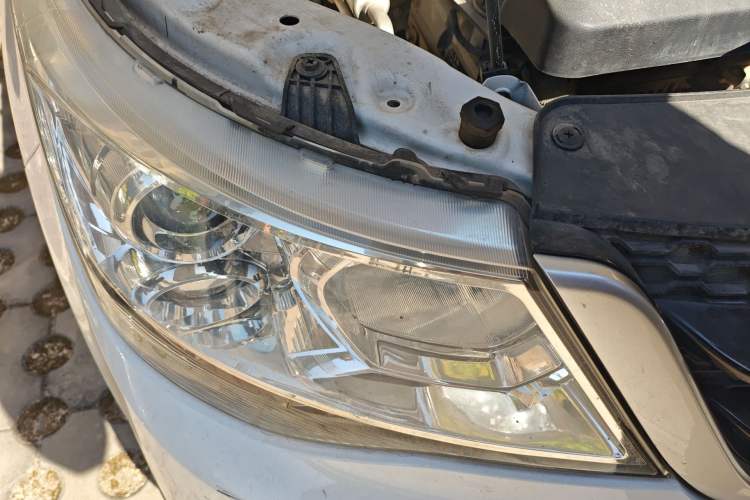 Used Baojun 730 2016 1.5L Manual Value Edition 5 Seats China V Emission Standard Right Front Headlight