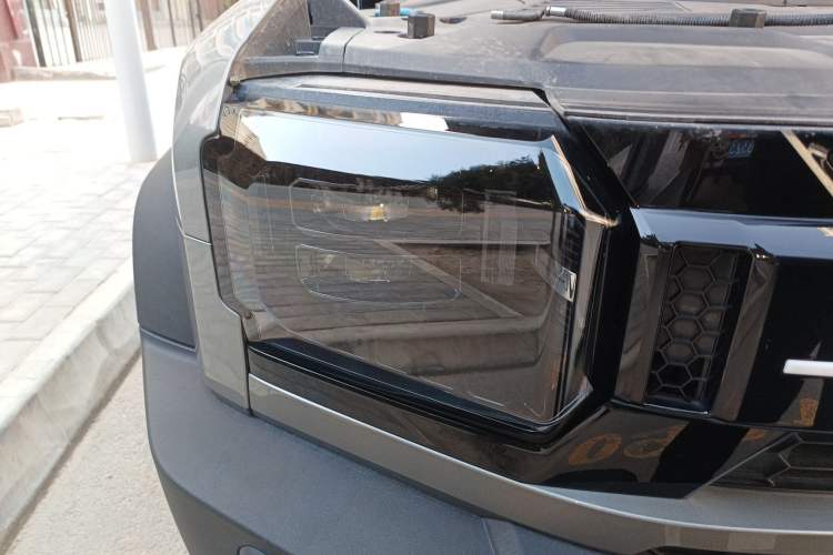 Used JETOUR Traveler 2025 2.0TD DCT XWD Cross+ Right Front Headlight