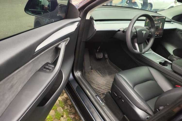 Used Tesla Model Y 2024 Rear-Wheel-Drive Version