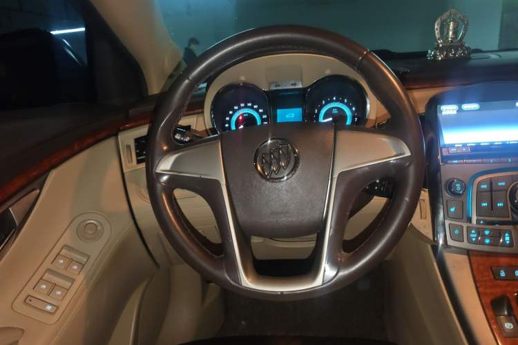 Used Buick LaCrosse 2012 2.4L SIDI Elegant Edition
