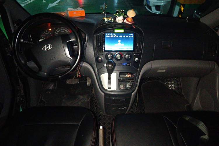 Used Hyundai H-1 Starex 2011 2.4L Comfort Edition
