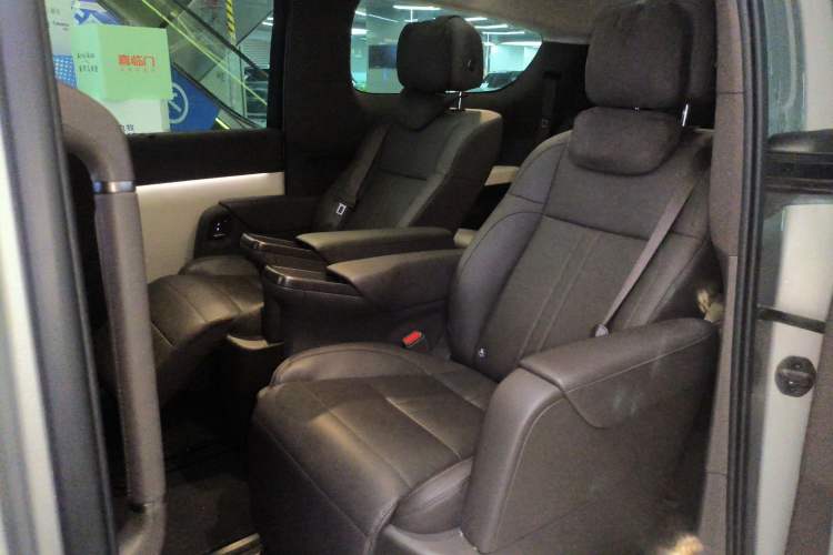 Used Li Auto MEGA 2024 Ultra Model
